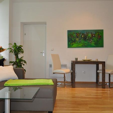 Ferienwohnung Im Univiertel Mit Garten Graz Luaran gambar