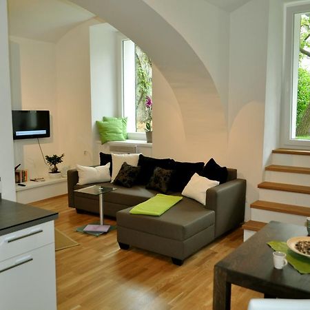 Ferienwohnung Im Univiertel Mit Garten Graz Luaran gambar